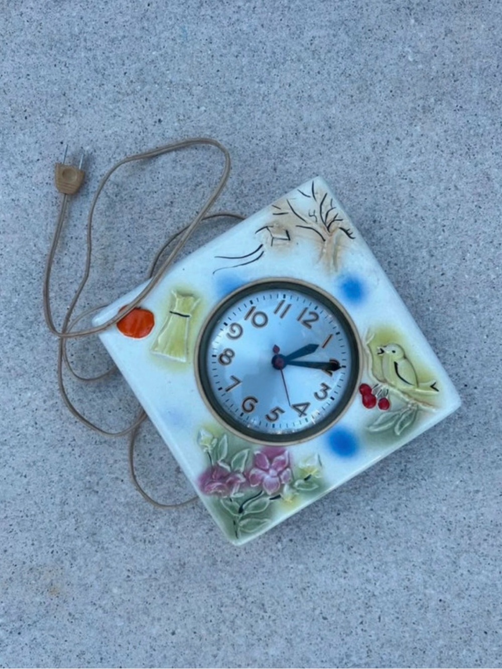 Vintage Hull Pottery 4 Seasons Clock 1940’s Flaw